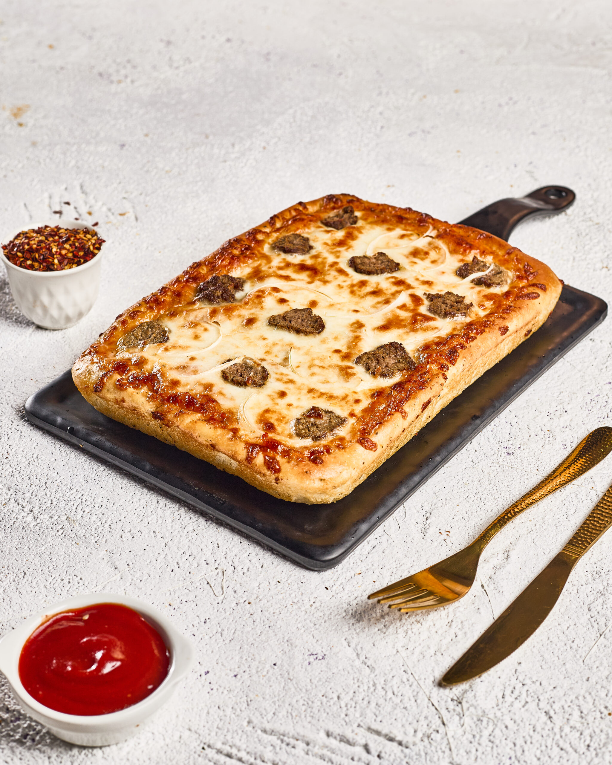 Mushroom & Pepperoni Pizza (600 G)